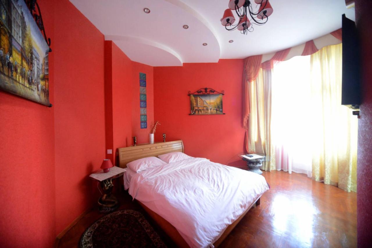 Chekhov Apartment Kijów Zewnętrze zdjęcie
